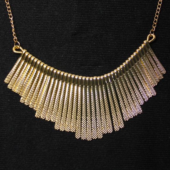 Jewelry - Golden Pins Necklace